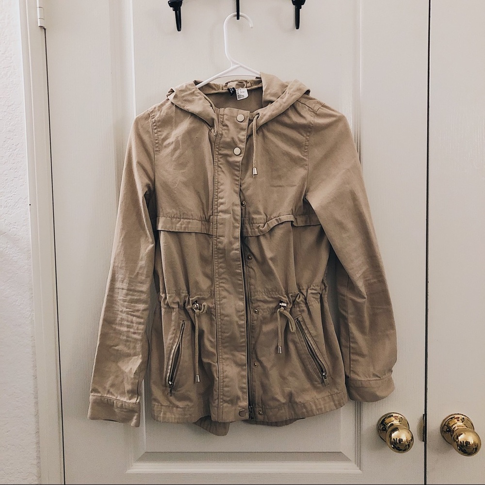 Flattering cinch-waist utility jacket!